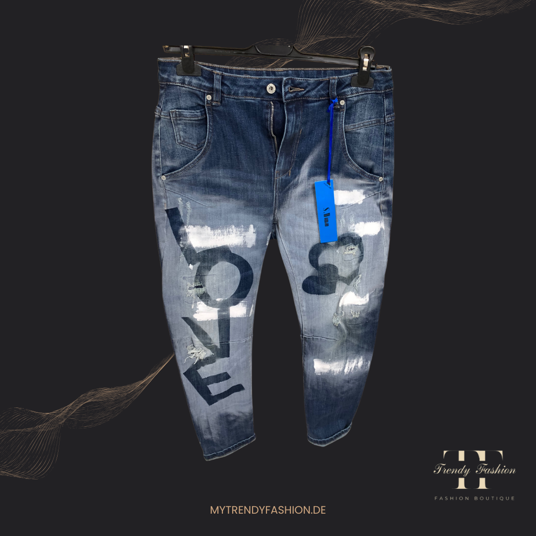 Sexy Woman - Love Jeans - Trendy Fashion