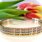 MANTRAARMREIF - DAS GEHEIMNIS DER FREIHEIT IST DER MUT - Trendy Fashion