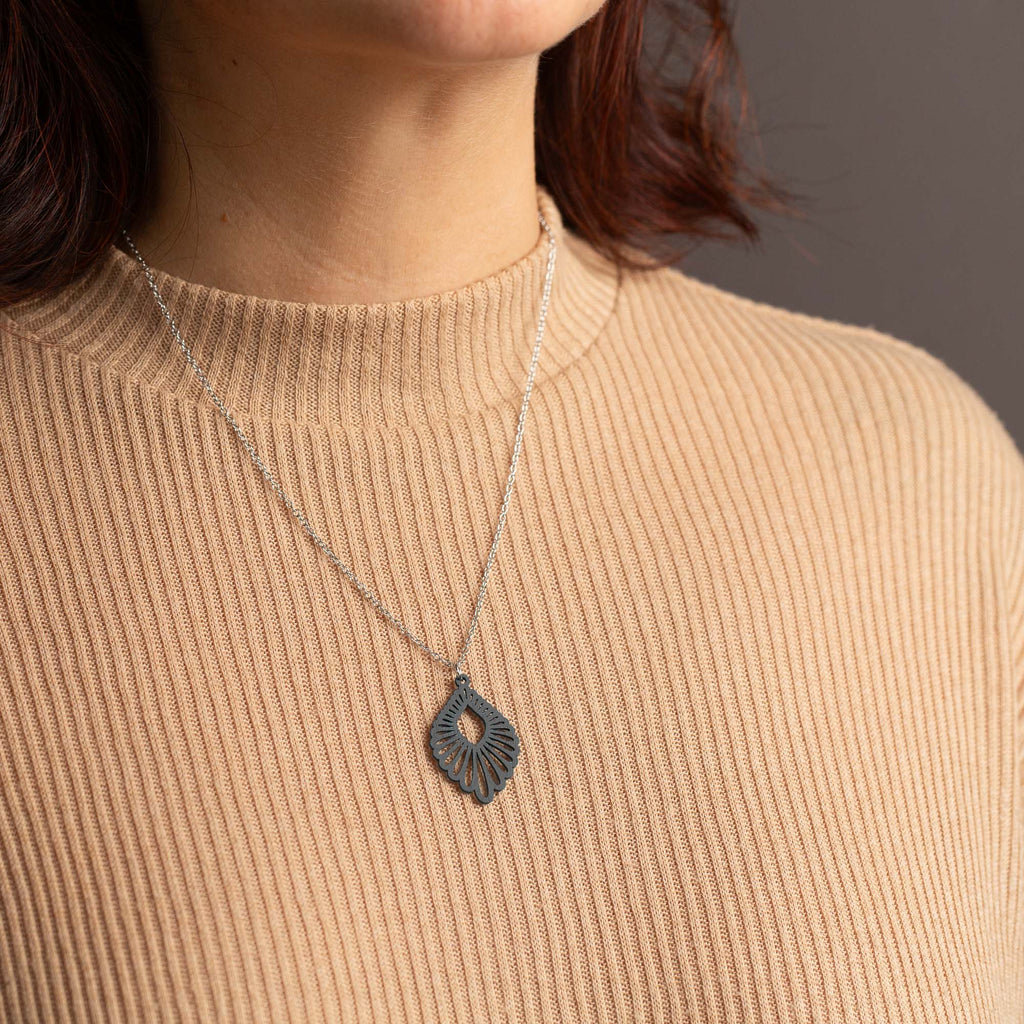 Halskette mit Holzanhänger - 'Mindful'