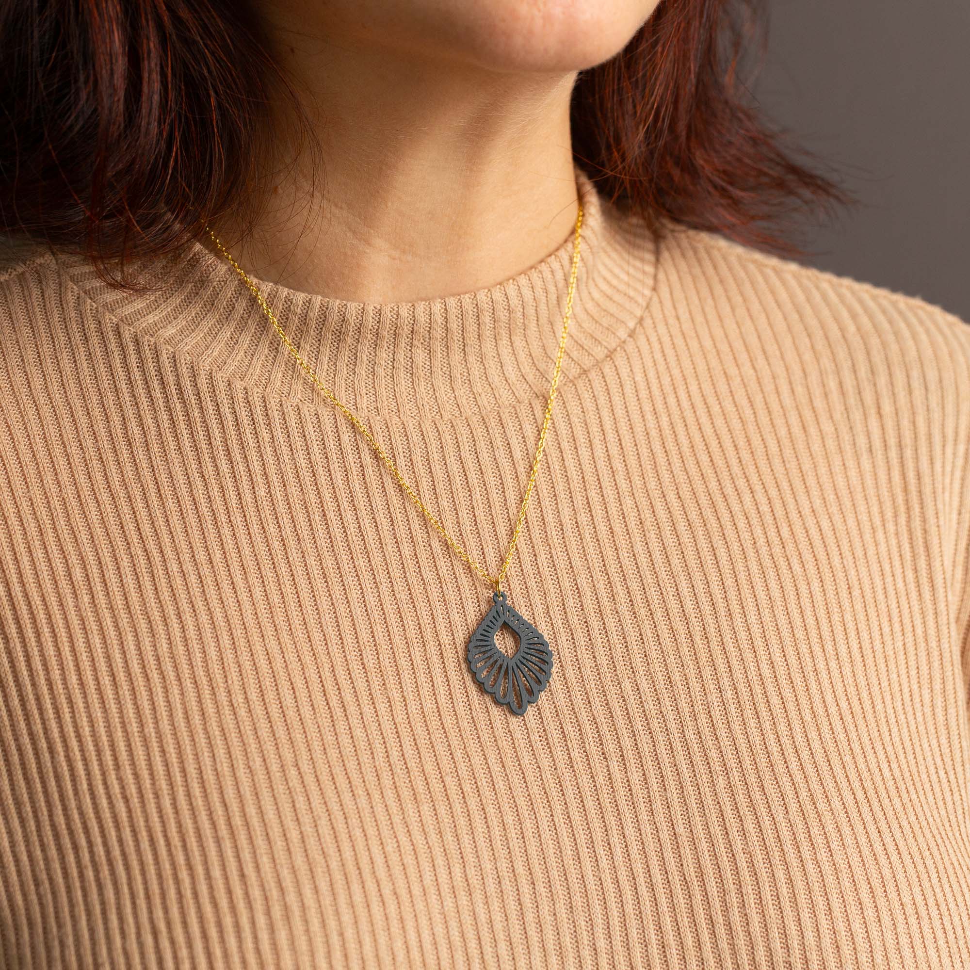 Halskette mit Holzanhänger - 'Mindful'