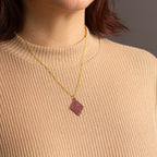 Halskette mit Holzanhänger - 'Tribal Echo'