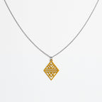 Halskette mit Holzanhänger - 'Tribal Echo'