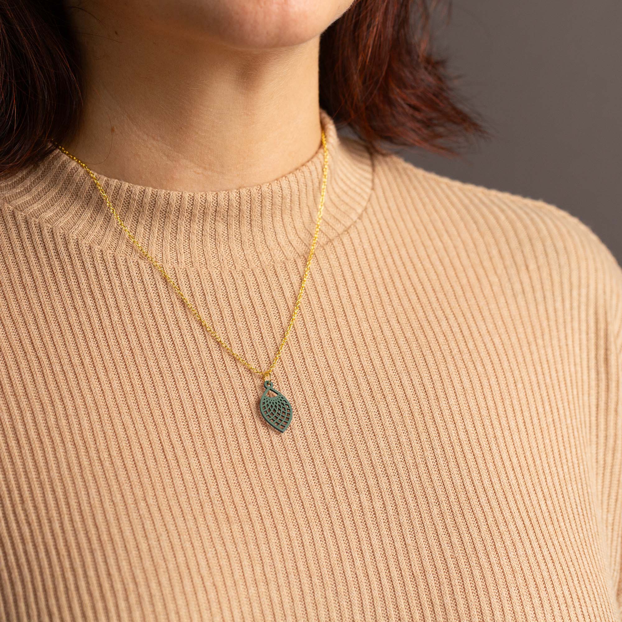 Halskette mit Holzanhänger - 'Leaf'