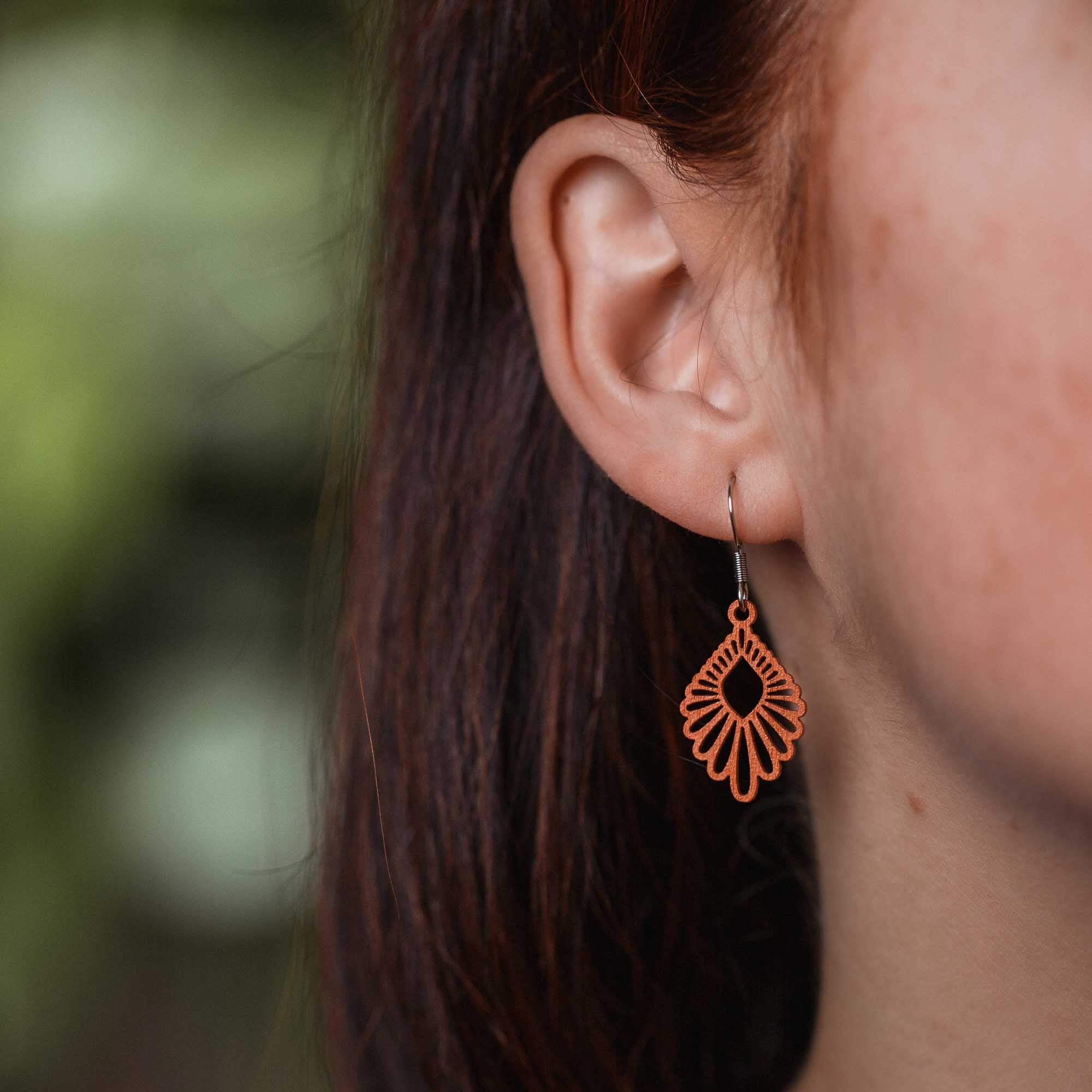 Ohrringe / Ohrhänger aus Holz | Mindful mini