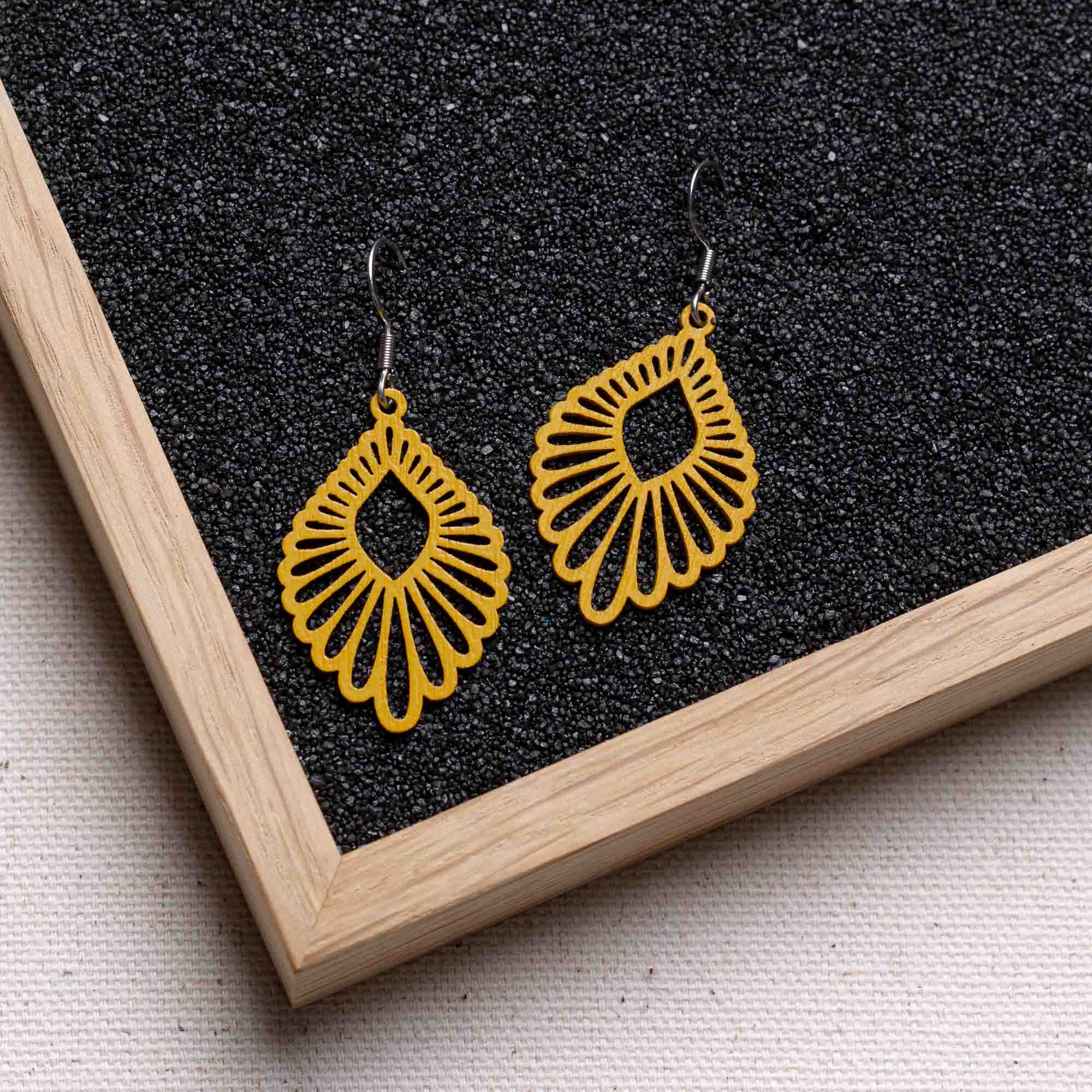 Ohrringe / Ohrhänger aus Holz | Mindful