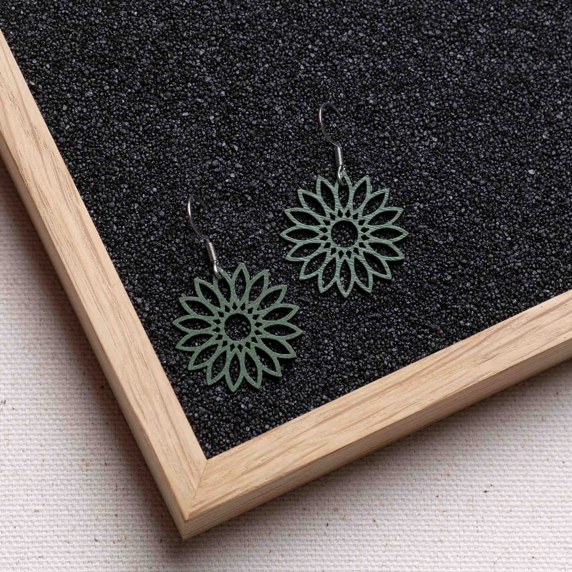 Ohrringe / Ohrhänger aus Holz | Flower