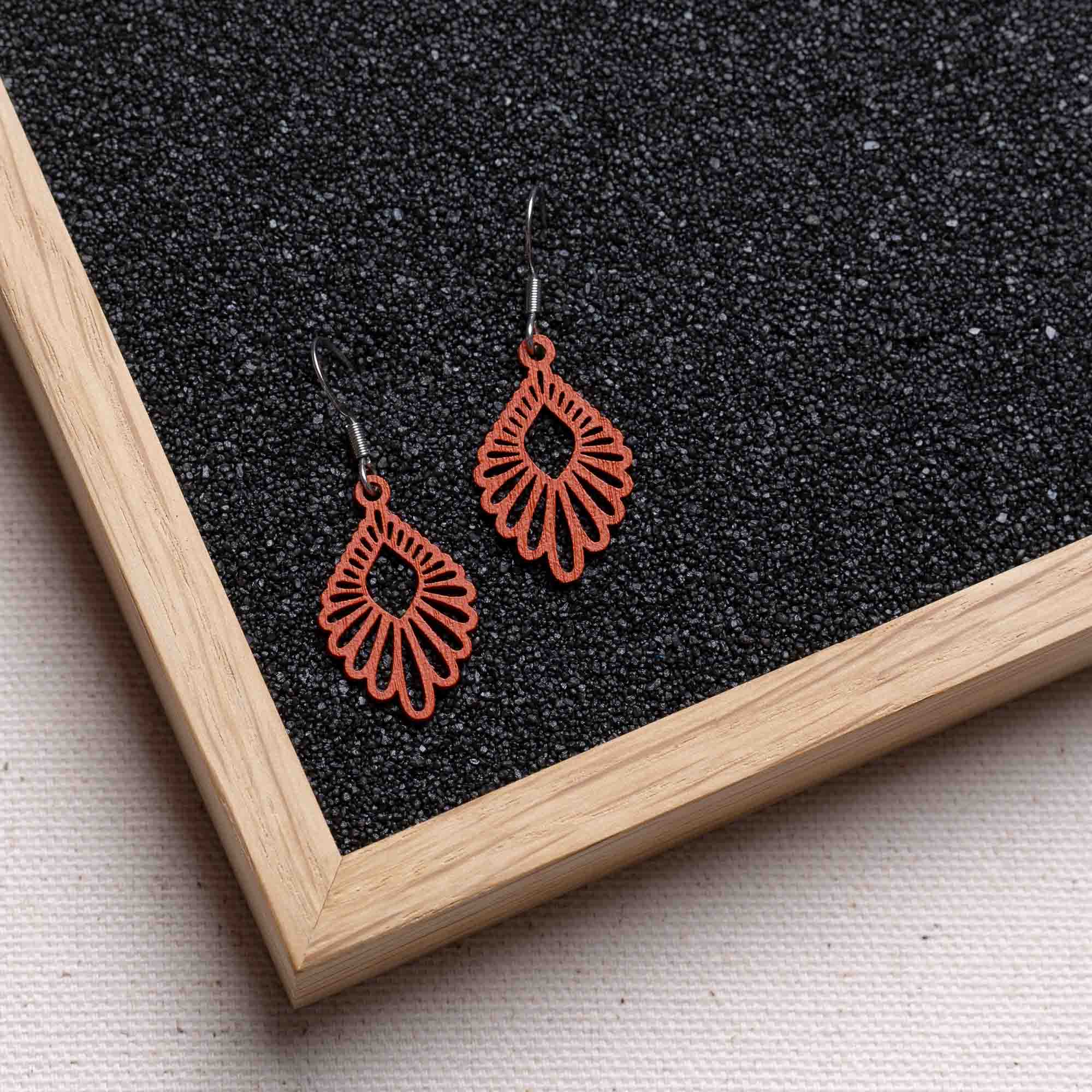 Ohrringe / Ohrhänger aus Holz | Mindful mini