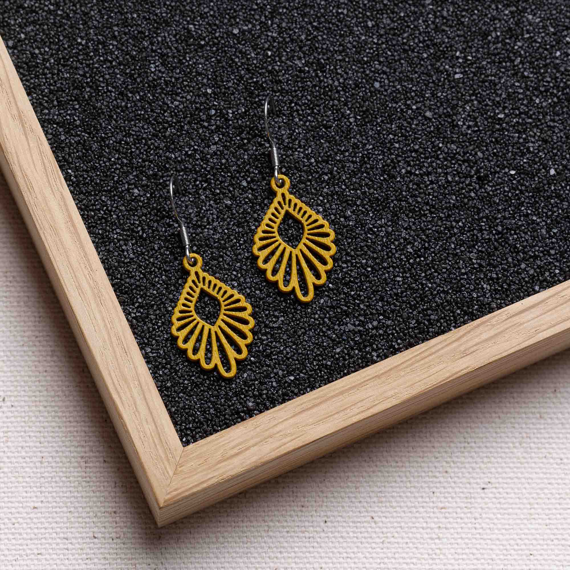 Ohrringe / Ohrhänger aus Holz | Mindful mini