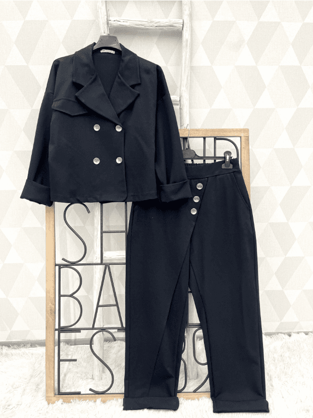 Stylischer Komplettanzug - Eleganz trifft Komfort