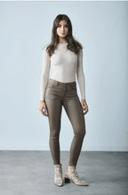 Toxik3 - Magika Slim Push-Up Hose – elegante Damenhose mit Figurform-Effekt - Trendy Fashion