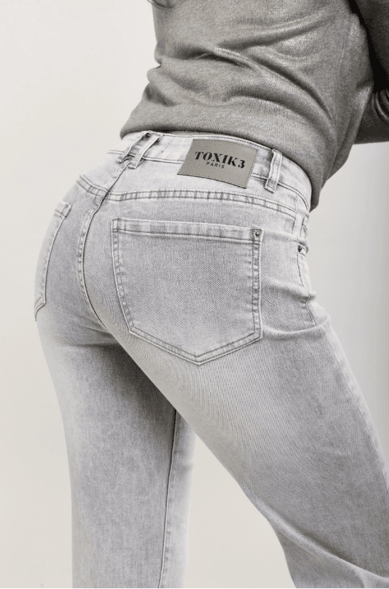 Toxik3 - Gerade geschnittene Stretch-Jeans in Hellgrau – bequem & vielseitig kombinierbar