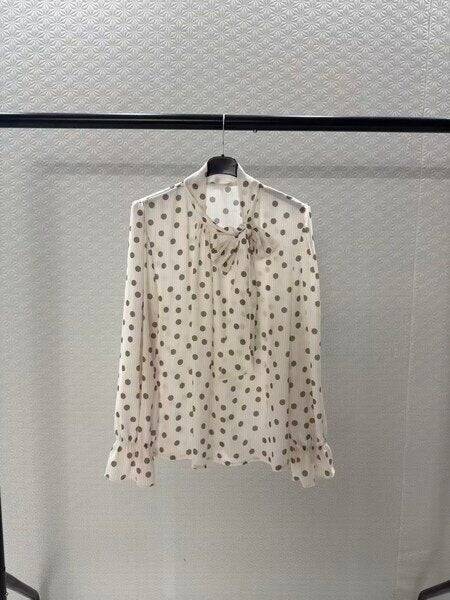 Bluse mit Bindekragen