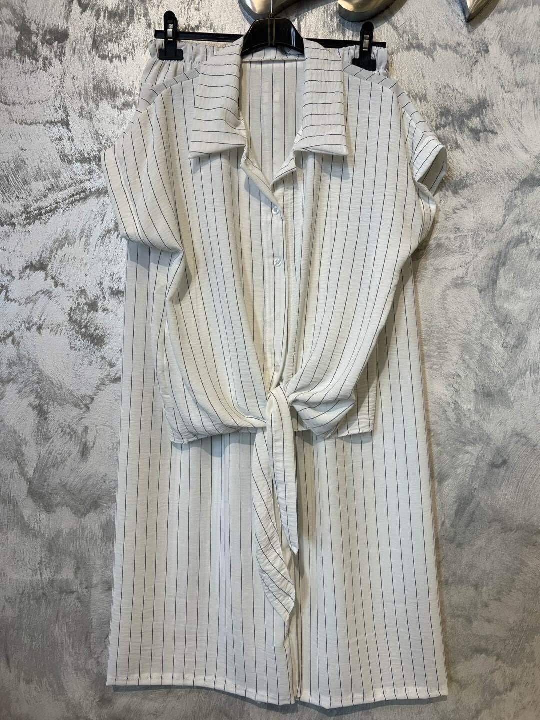 Gestreiftes Set Oberteil / Hose