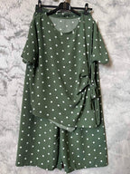 Sommerliches Damen-Set Seitenansicht – elegantes Oberteil & passende Hose