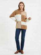 Damen Rundhals-Pullover Seitenansicht – bequeme Passform & hochwertiges Material