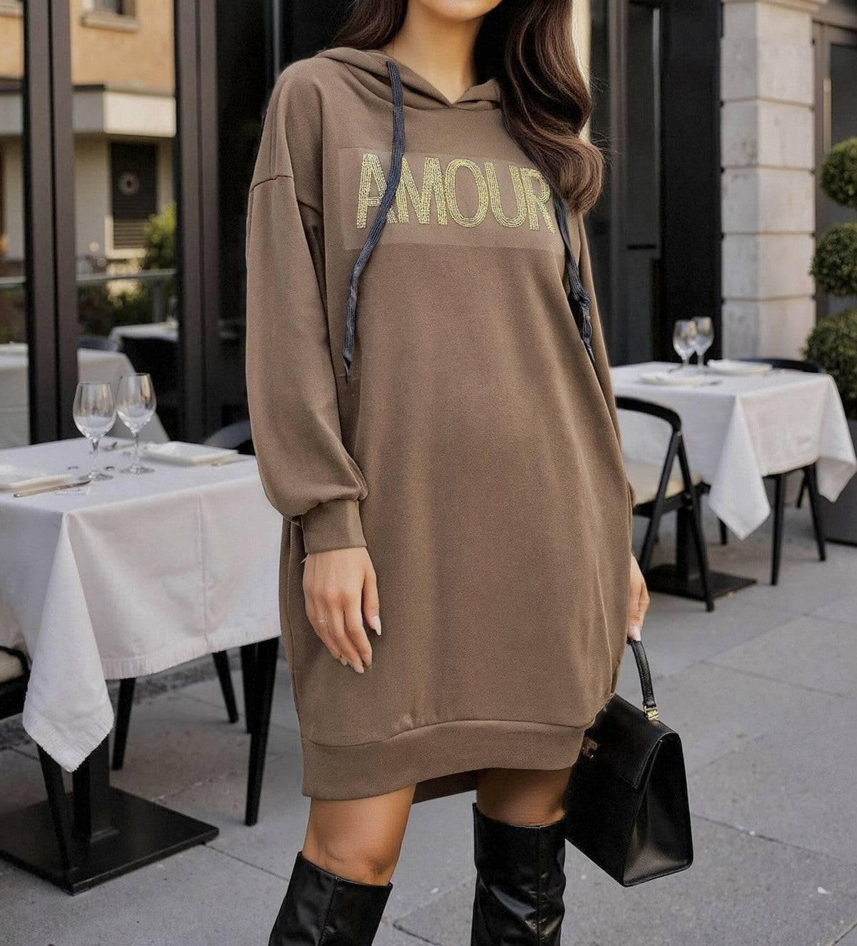 Lässiges Kleid mit Druck und Kapuze - Trendy Fashion