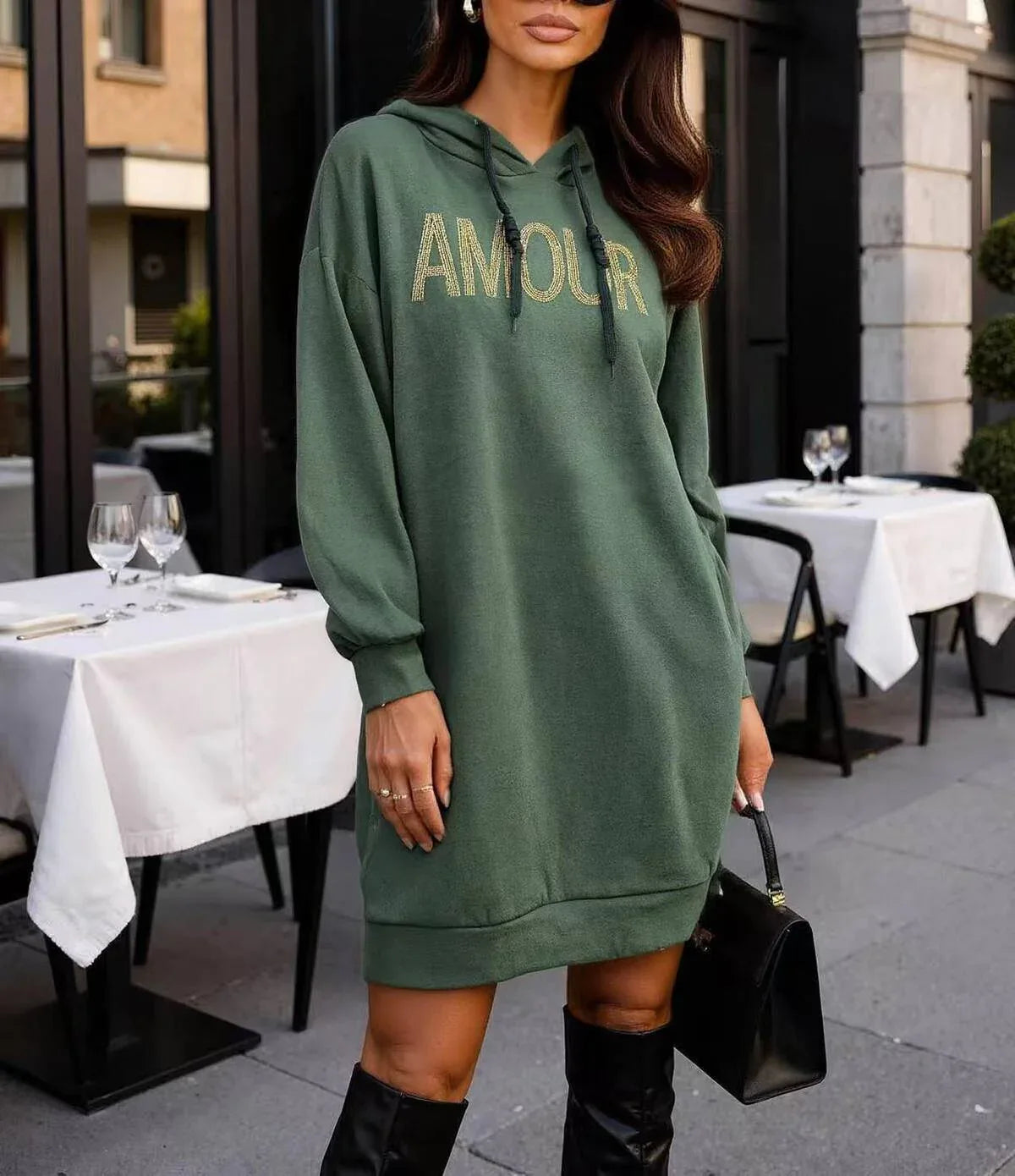 Lässiges Kleid mit Druck und Kapuze - Trendy Fashion