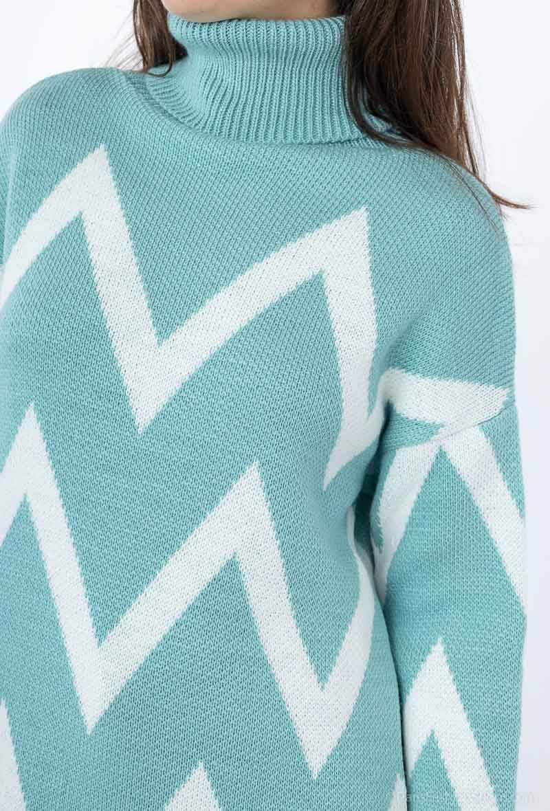 Damen Pulloverkleid Rückenansicht – klare Linien & modernes Design