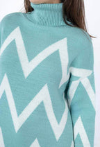 Damen Pulloverkleid Rückenansicht – klare Linien & modernes Design